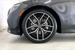 Mercedes-Benz Clase E 2023 tracción total a las cuatro ruedas E 350 4MATIC 4 puertas Sedán