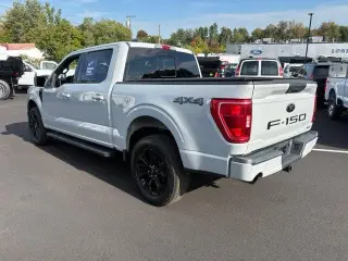 Ford F-150 2023 4x4 XLT 4puertas SuperCrew cama de 2 metros