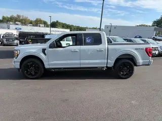 Ford F-150 2023 4x4 XLT 4puertas SuperCrew cama de 2 metros
