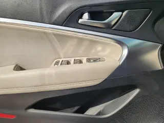 Genesis G70 2025 2.5T Standard 4dr Sedán