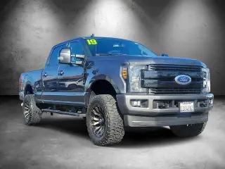 Ford F-250 Super Duty 2019 4x4 Lariat 4dr Crew Cab 8 ft. LB Pickup