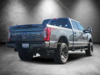 Ford F-250 Super Duty 2019 4x4 Lariat 4dr Crew Cab 8 ft. LB Pickup