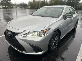 Lexus ES 350 2023 F SPORT Handling 4dr Sedán