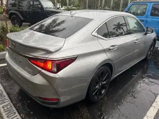 Lexus ES 350 2023 F SPORT Handling 4dr Sedán