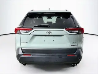 Toyota RAV4 2023 XLE Premium 4dr SUV
