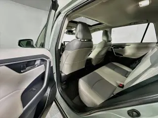 Toyota RAV4 2023 XLE Premium 4dr SUV
