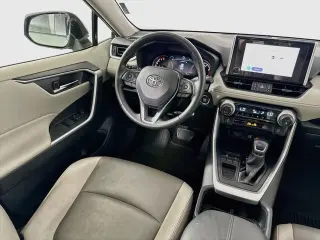 Toyota RAV4 2023 XLE Premium 4dr SUV