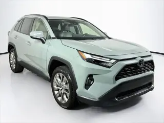 Toyota RAV4 2023 XLE Premium 4dr SUV