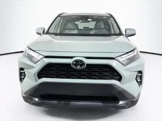 Toyota RAV4 2023 XLE Premium 4dr SUV
