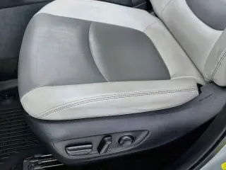 Toyota RAV4 2023 XLE Premium 4dr SUV