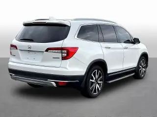 Honda Pilot 2022 Touring 4dr SUV con Sillas de Capitán en la Parte Trasera