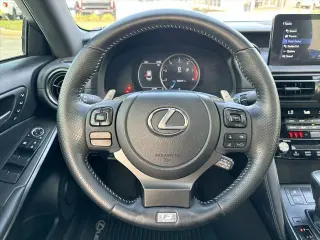Lexus IS 350 2023 F SPORT 4dr Sedán