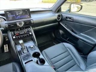 Lexus IS 350 2023 F SPORT 4dr Sedán
