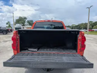 Toyota Tundra 2018 4x2 SR5 4dr CrewMax Cab Pickup SB (5.7L V8)