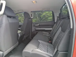 Toyota Tundra 2018 4x2 SR5 4dr CrewMax Cab Pickup SB (5.7L V8)