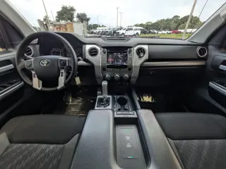 Toyota Tundra 2018 4x2 SR5 4dr CrewMax Cab Pickup SB (5.7L V8)