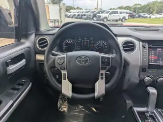 Toyota Tundra 2018 4x2 SR5 4dr CrewMax Cab Pickup SB (5.7L V8)