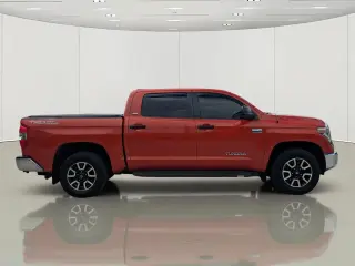 Toyota Tundra 2018 4x2 SR5 4dr CrewMax Cab Pickup SB (5.7L V8)