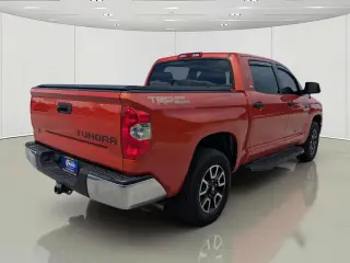 Toyota Tundra 2018 4x2 SR5 4dr CrewMax Cab Pickup SB (5.7L V8)