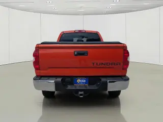 Toyota Tundra 2018 4x2 SR5 4dr CrewMax Cab Pickup SB (5.7L V8)
