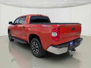 Toyota Tundra 2018 4x2 SR5 4dr CrewMax Cab Pickup SB (5.7L V8)