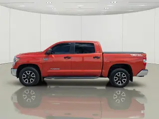 Toyota Tundra 2018 4x2 SR5 4dr CrewMax Cab Pickup SB (5.7L V8)
