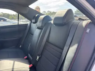 Toyota Camry 2017 SE 4dr Sedán