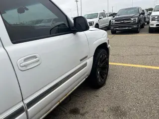 GMC Yukon 2004 SLT 4WD 4dr SUV