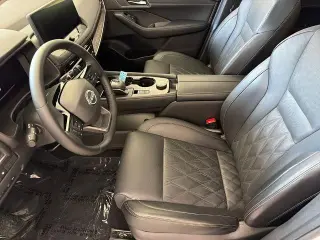 Nissan Rogue 2025 AWD Platinum 4p Crossover