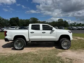 Chevrolet Colorado 2023 4x4 Camión de Trabajo 4dr Crew Cab 5 ft. SB