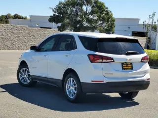 Chevrolet Equinox 2022 4x4 LS 4dr SUV w/1LS