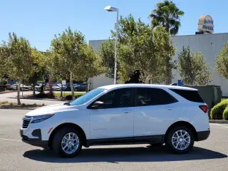 Chevrolet Equinox 2022 4x4 LS 4dr SUV w/1LS