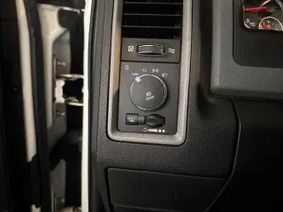 Ram 1500 2018 4x2 Express 4dr Crew Cab 5.5 ft. SB Pickup