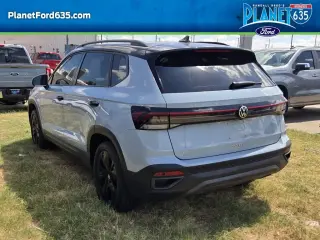 Volkswagen Taos 2025 SE Black 4dr SUV