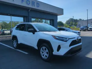 Toyota RAV4 2024 LE 4dr SUV