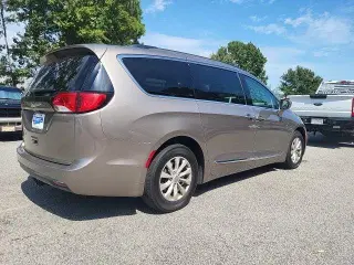 Chrysler Pacifica 2017 Touring-L 4dr Mini-Van