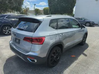 Volkswagen Taos 2022 SE 4dr SUV