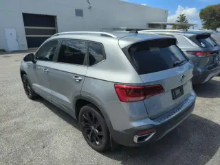 Volkswagen Taos 2022 SE 4dr SUV