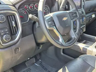 Chevrolet Silverado 1500 2021 4x2 LTZ 4p Cabina Completa 5.8 pies SB