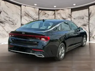 Sedán Kia K5 2021 LXS 4dr