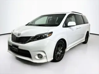 Toyota Sienna 2015 SE 8-Pasajeros 4dr Mini-Van
