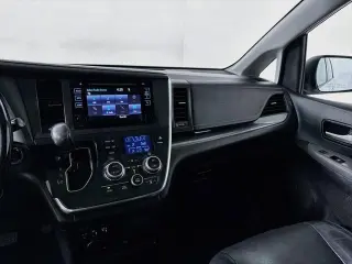 Toyota Sienna 2015 SE 8-Pasajeros 4dr Mini-Van