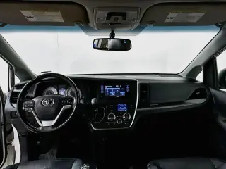 Toyota Sienna 2015 SE 8-Pasajeros 4dr Mini-Van