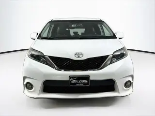 Toyota Sienna 2015 SE 8-Pasajeros 4dr Mini-Van