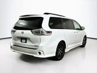 Toyota Sienna 2015 SE 8-Pasajeros 4dr Mini-Van