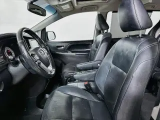 Toyota Sienna 2015 SE 8-Pasajeros 4dr Mini-Van