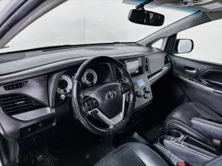 Toyota Sienna 2015 SE 8-Pasajeros 4dr Mini-Van