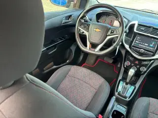 Chevrolet Sónic 2017 LT Automático 4p Hatchback