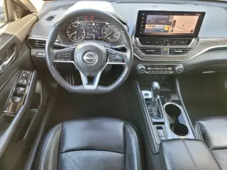 Nissan Altima 2023 2.5 SL 4dr Sed n