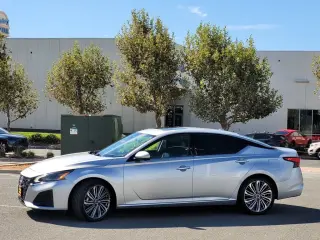 Nissan Altima 2023 2.5 SL 4dr Sed n